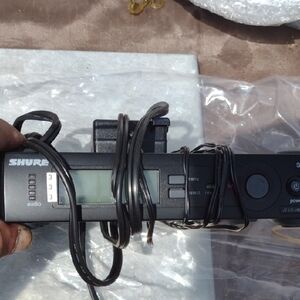 Shure Wireless UHF Microphone System NWOT